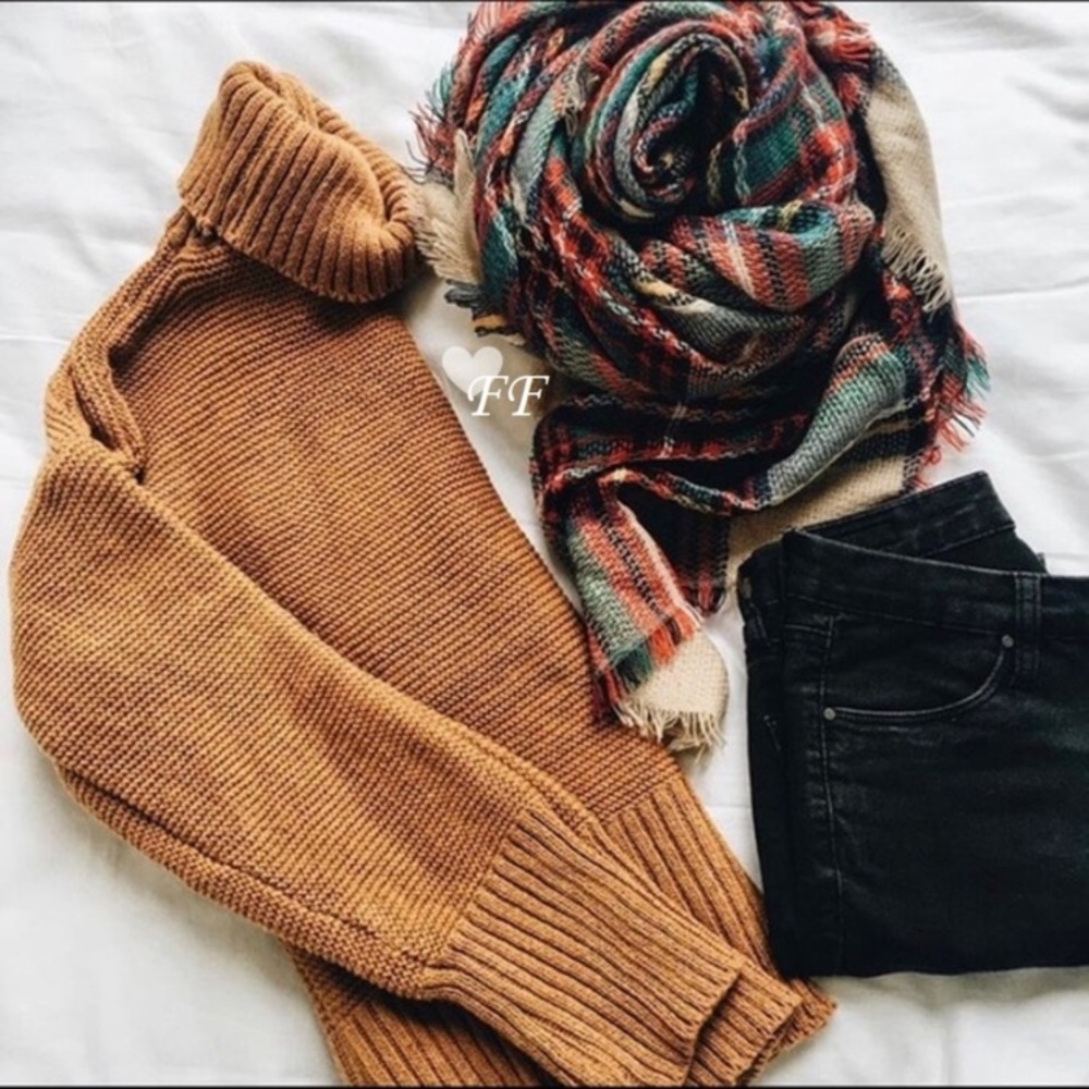 HP 10/2/19! Cozy Plaid Wrap Scarf - Picture 3 of 3